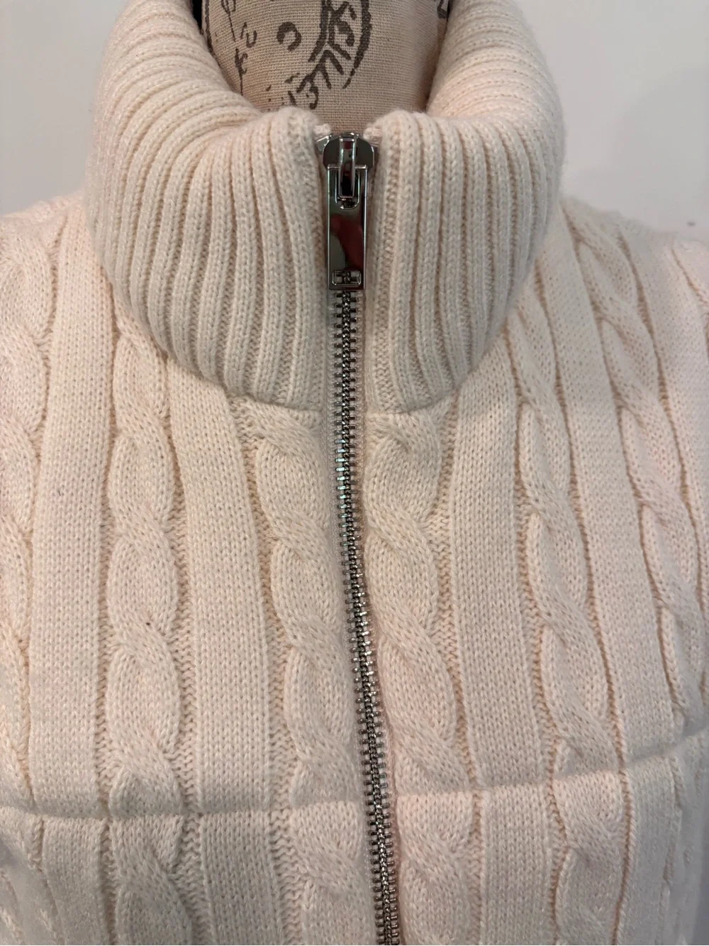 BAGATELLE Cable Stitch Puffer Vest in cream size small